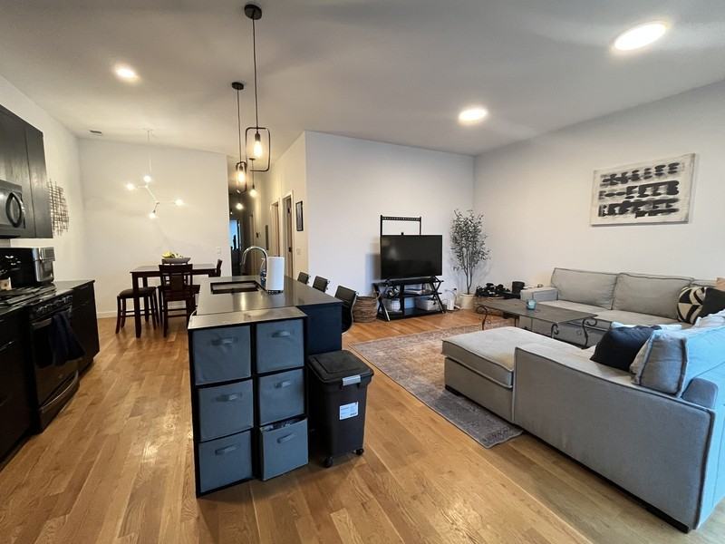 1637 W Grand Ave - Photo 6 of 27