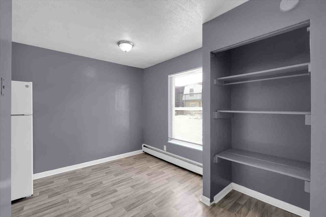 421 Poplar Level Ct #302 - Photo 5 of 19