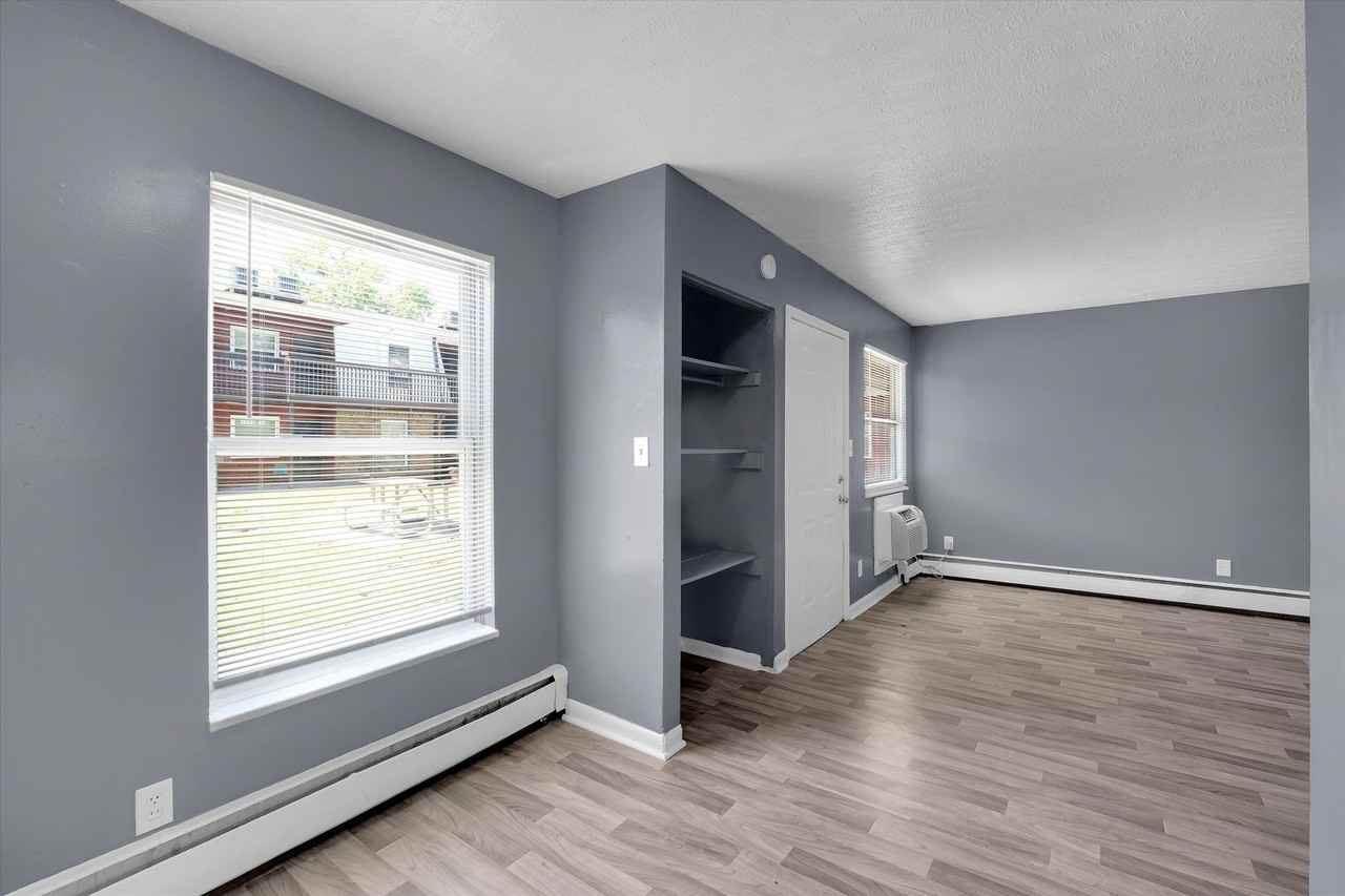 421 Poplar Level Ct #302 - Photo 6 of 19