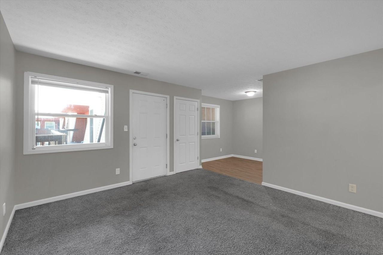 421 Poplar Level Ct #415 - Photo 4 of 17