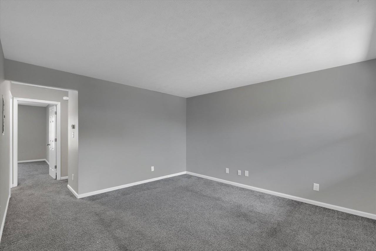 421 Poplar Level Ct #415 - Photo 5 of 17