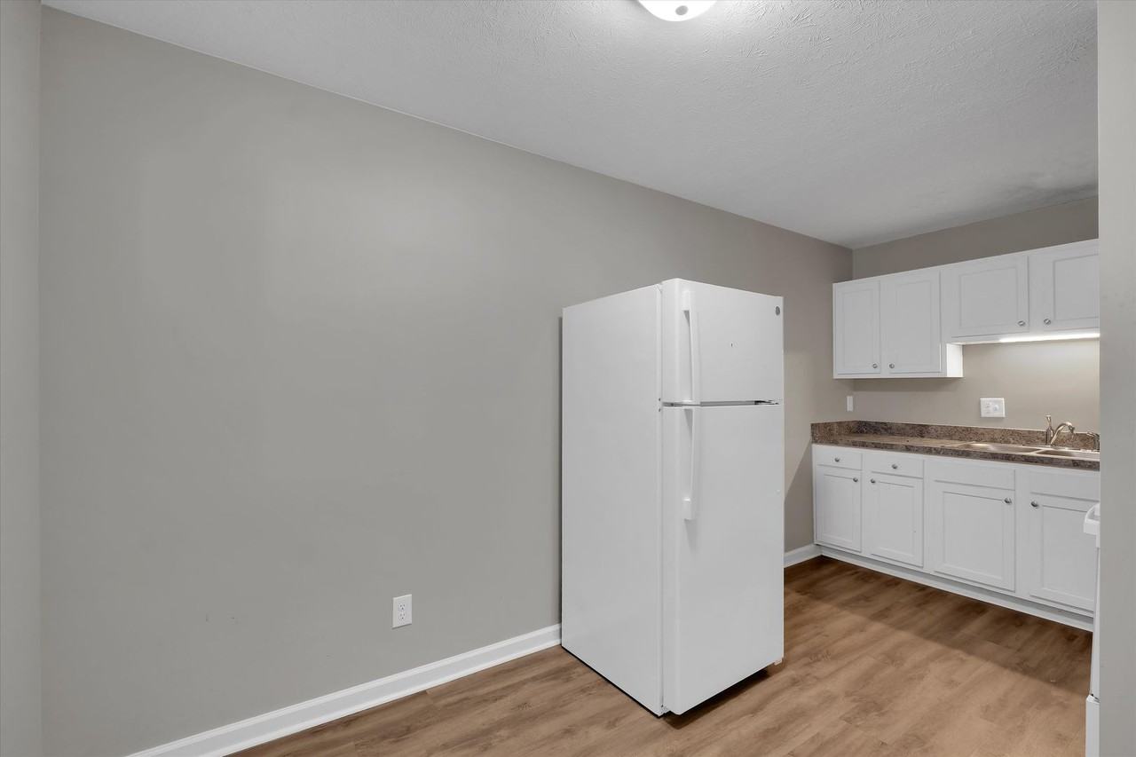 421 Poplar Level Ct #415 - Photo 6 of 17
