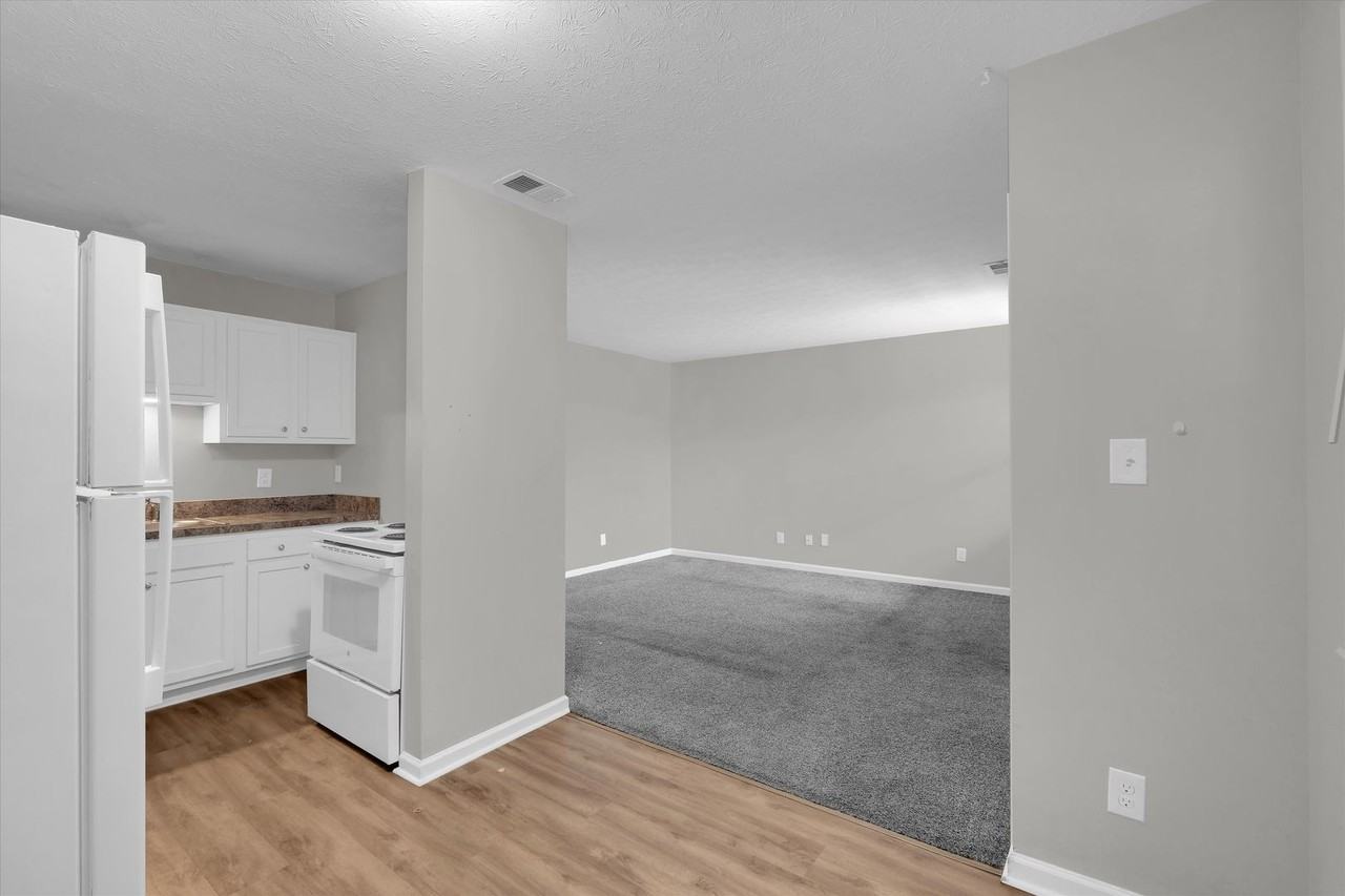 421 Poplar Level Ct #415 - Photo 7 of 17
