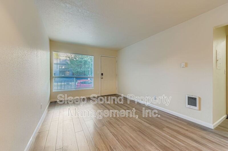 130 Ne 17th Ave #08 - Photo 3 of 11