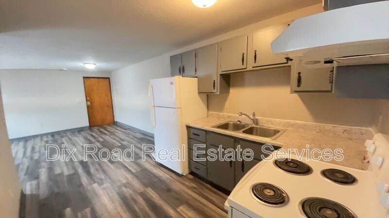 735 Trumbull St #4 - Photo 6 of 15