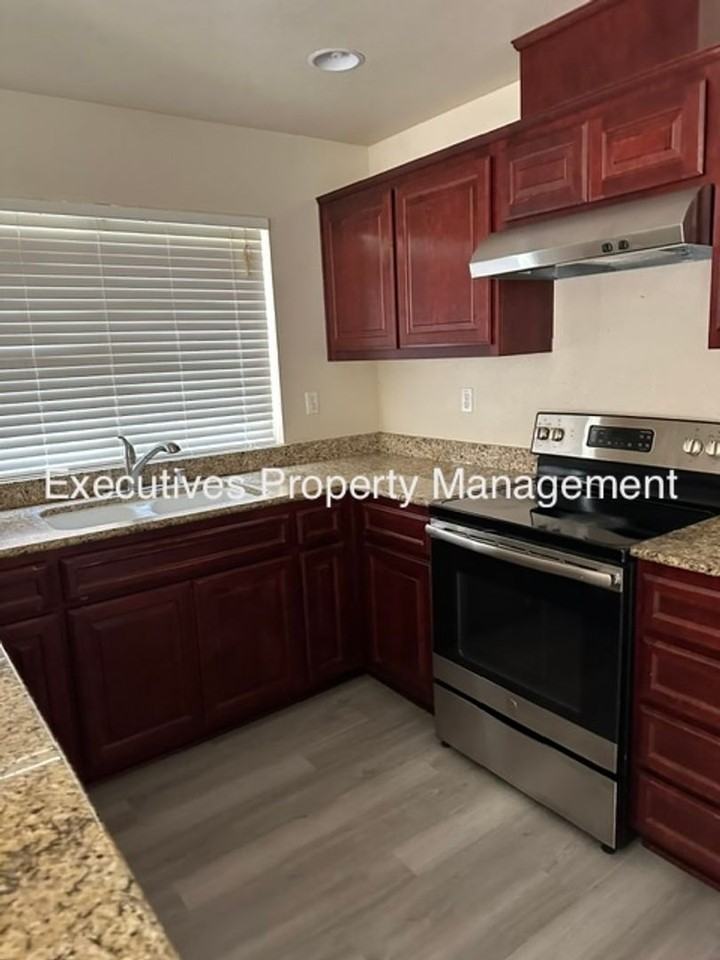 4375 Anderson Way - Photo 3 of 9