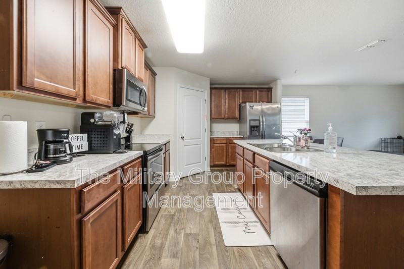 3200 Rogers Ave - Photo 2 of 30