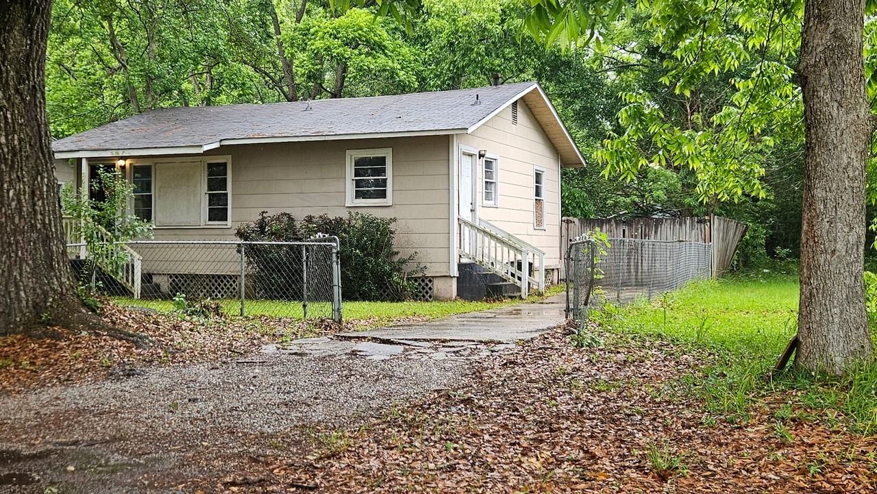 156 9th Ave - Photo 2 of 3