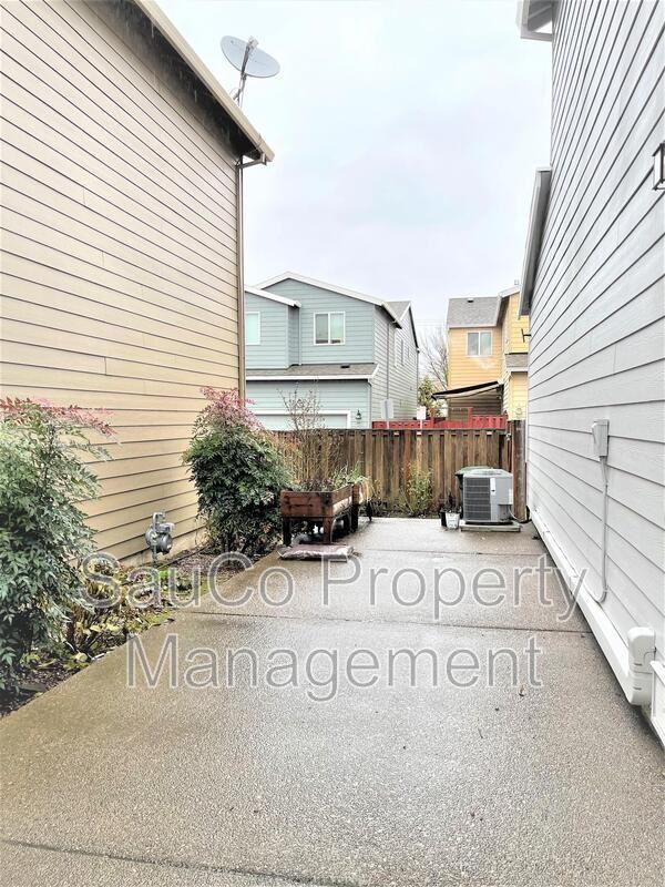 5246 Se Redberry Pl - Photo 3 of 4