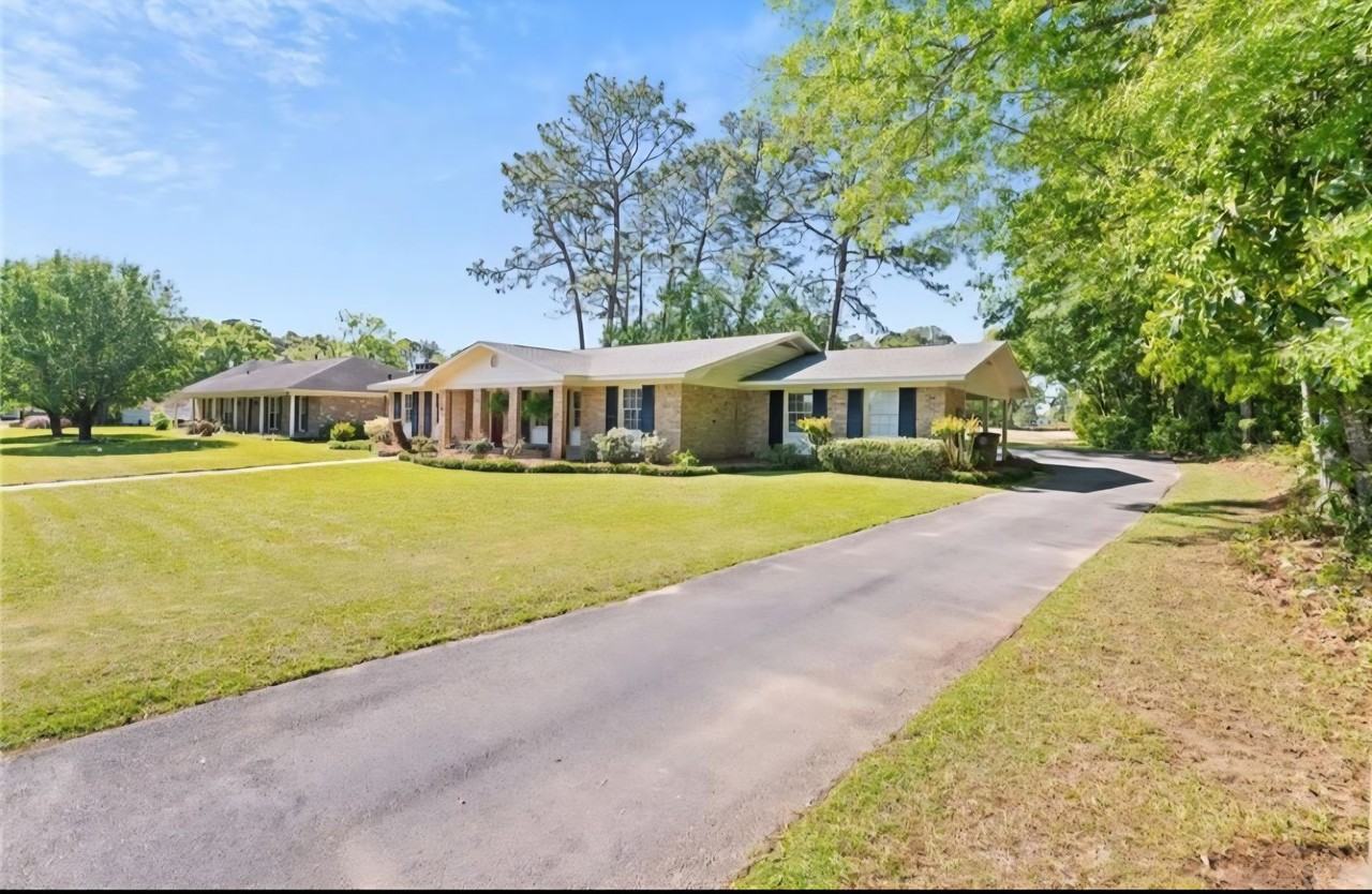 3813 Saint Andrews Loop N - Photo 2 of 28