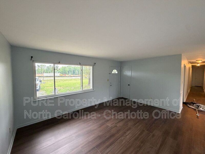 2429 Galloway Rd - Photo 5 of 32