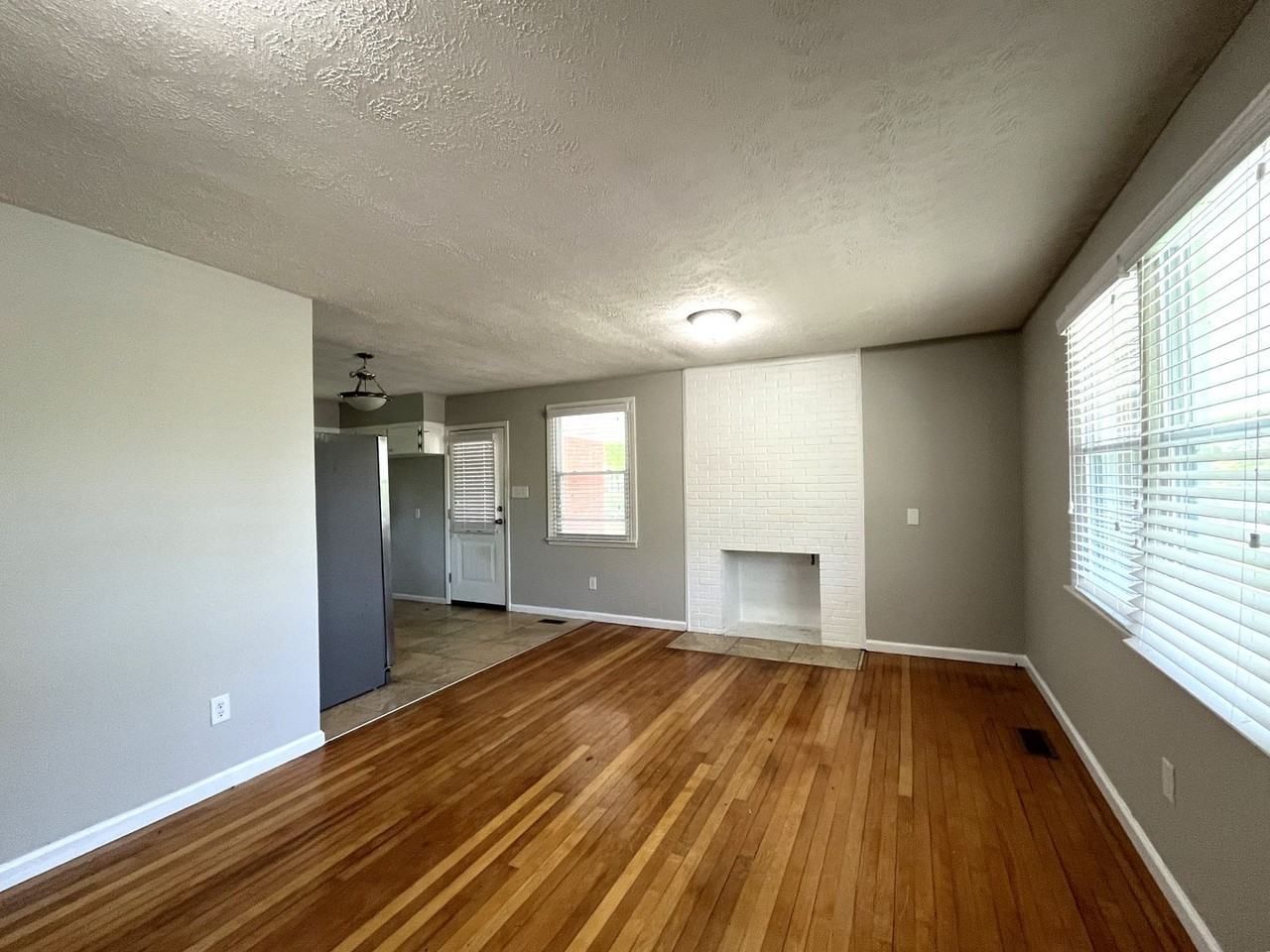 606 Terrace Hill Rd - Photo 4 of 15