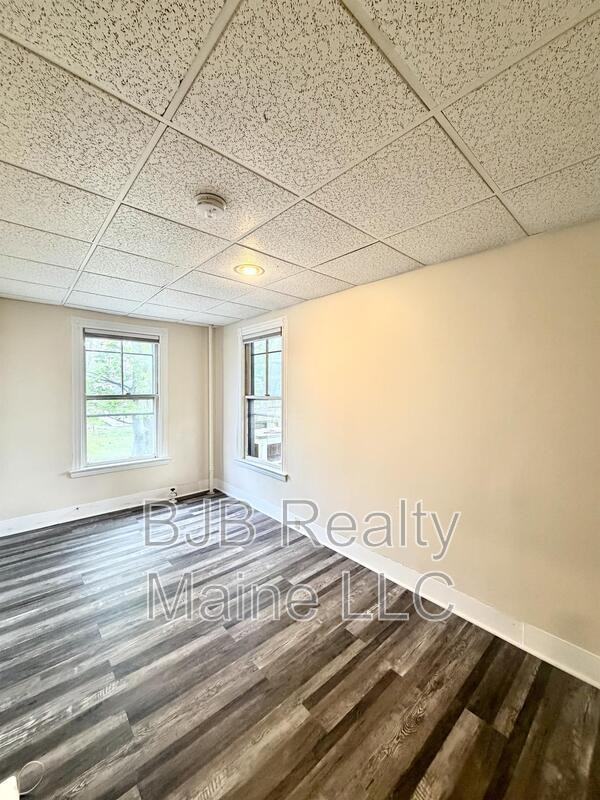 596 Preble St #2 - Photo 4 of 6