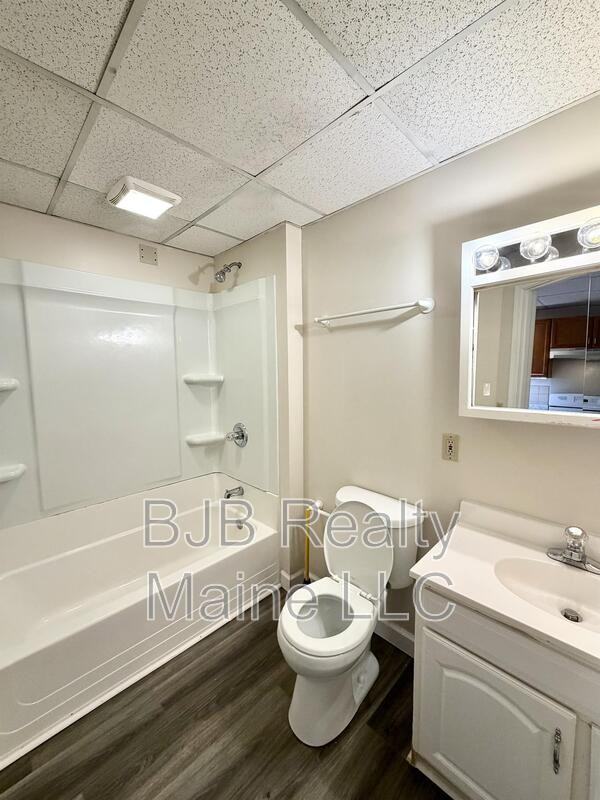 596 Preble St #2 - Photo 5 of 6