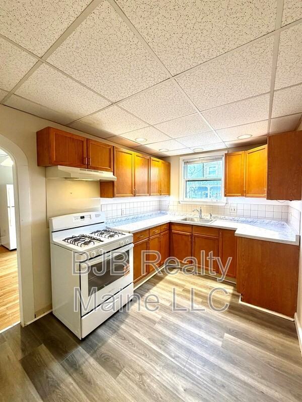 596 Preble St #2 - Photo 6 of 6