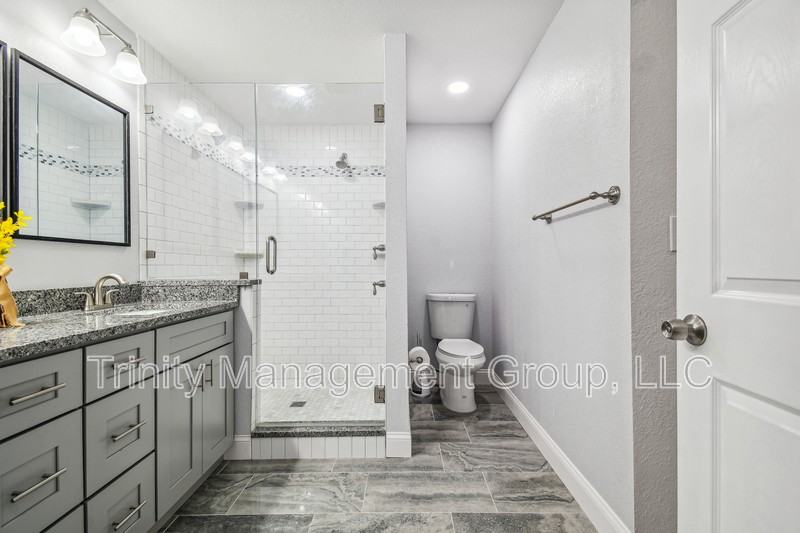 380 Jeru Blvd - Photo 4 of 21