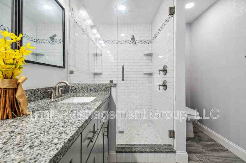 380 Jeru Blvd - Photo 5 of 21