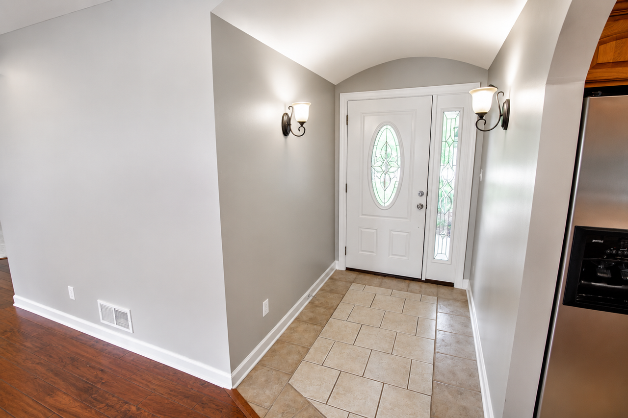 7106 Stanwood Dr - Photo 3 of 50