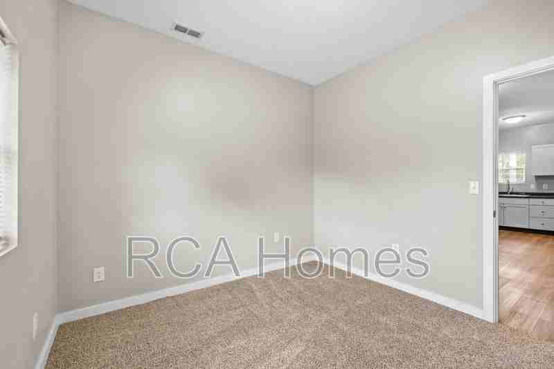3519 Balsam Ave - Photo 4 of 8