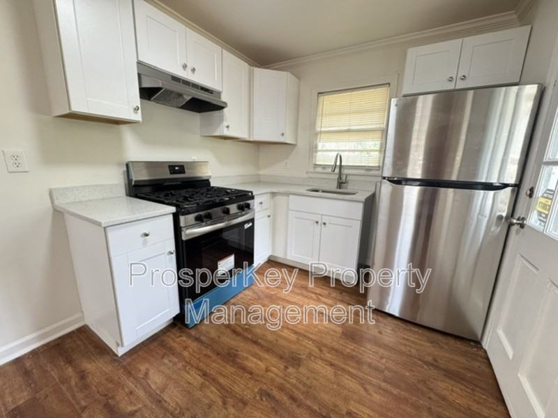 340 Adelle St Se - Photo 5 of 14