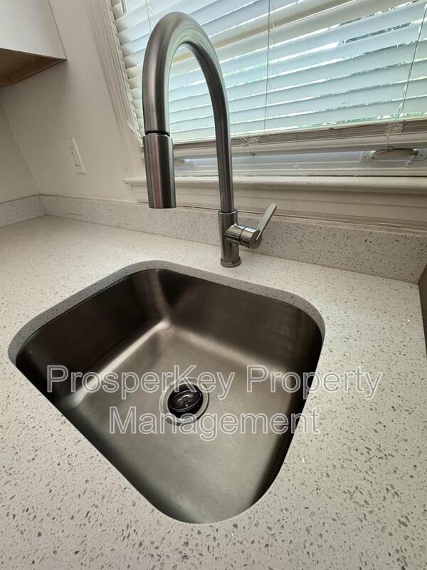 340 Adelle St Se - Photo 6 of 14