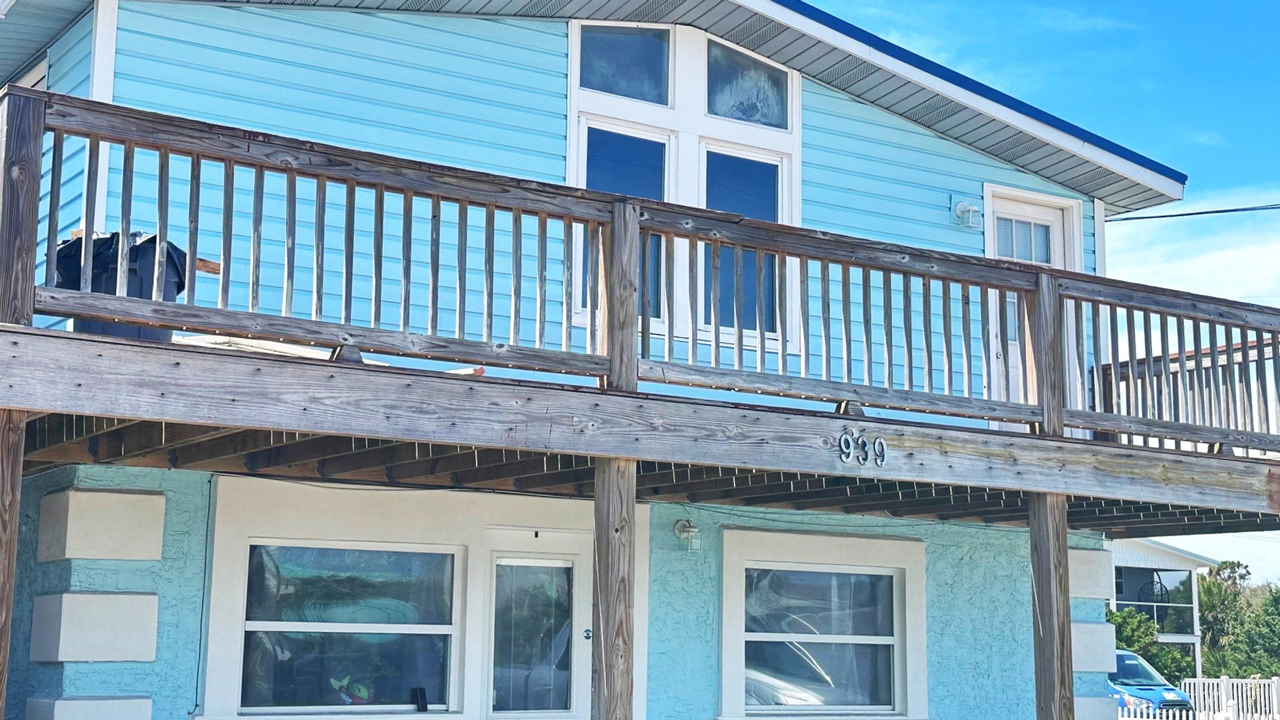 939 N Fletcher Ave Uppr - Photo 2 of 23