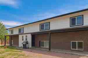 featured image of 4319 Lashelle Ave