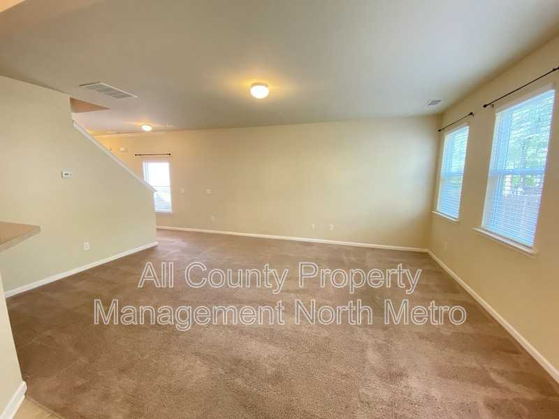 114 Kasey Dr - Photo 2 of 10