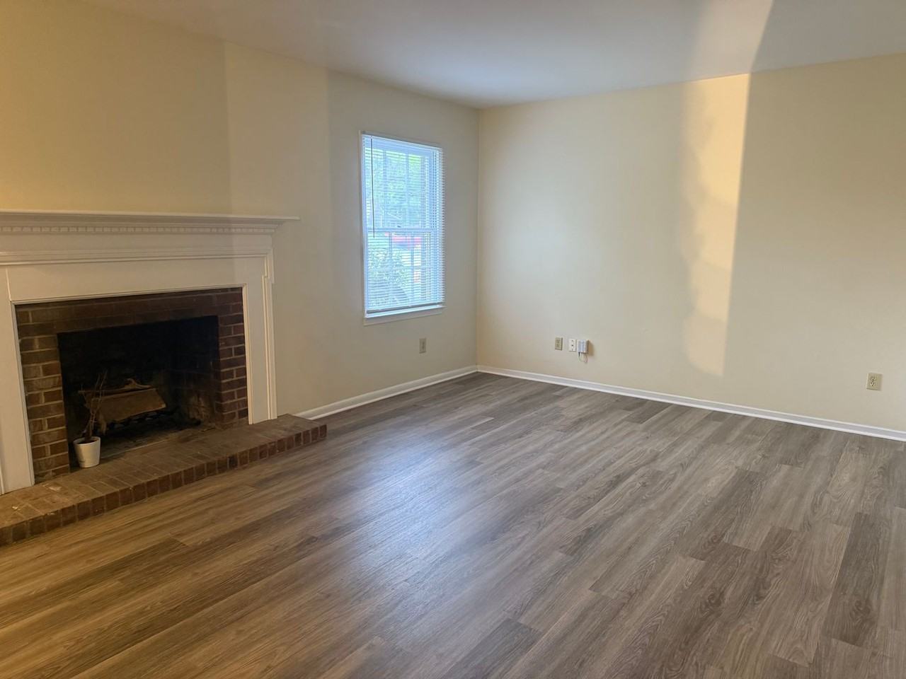1 Winterton Ct - Photo 5 of 12