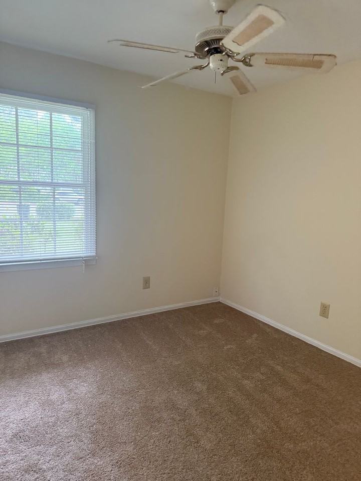 1 Winterton Ct - Photo 7 of 12