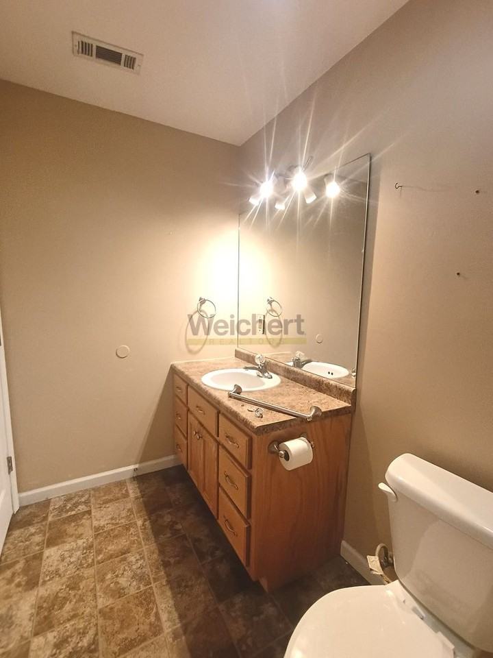 1105 N 35th St - Photo 7 of 14