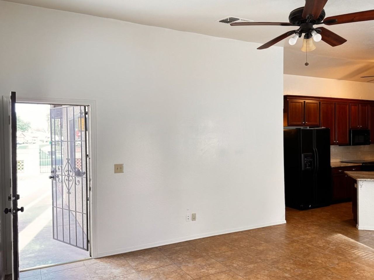 1043 S Rose - Photo 6 of 41