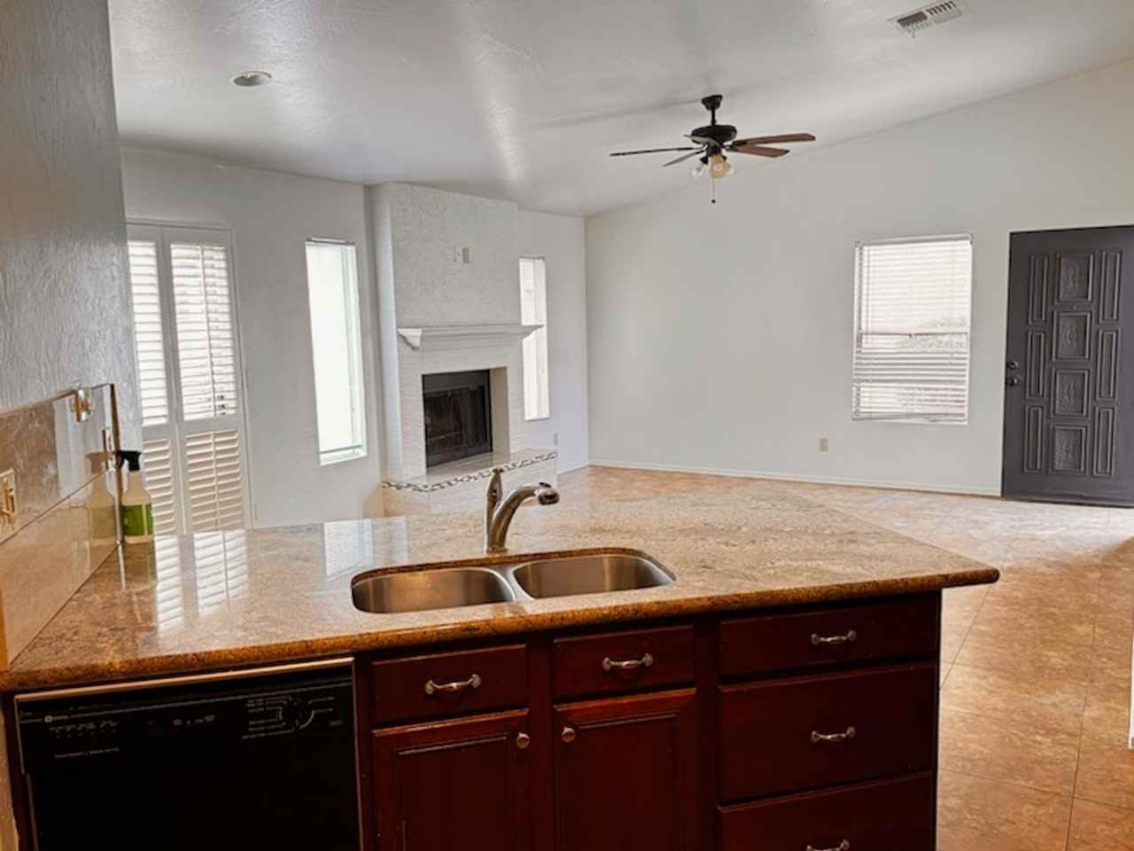 1043 S Rose - Photo 7 of 41