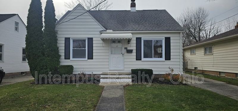 360 E 326th St - Photo 2 of 31