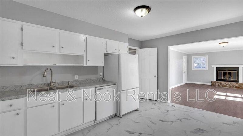 2923 S Irvington Ave - Photo 4 of 23