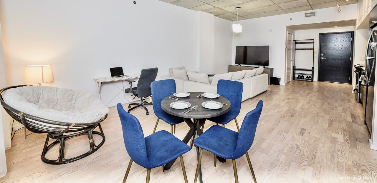 350 Boulevard De Maisonneuve Ouest #1408 - Photo 4 of 17