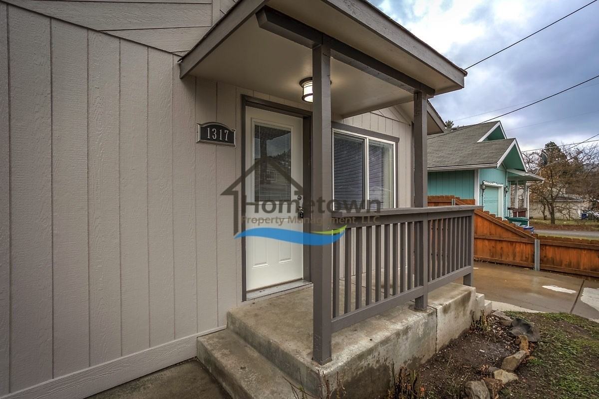 1317 E Gilbert Ave - Photo 3 of 18