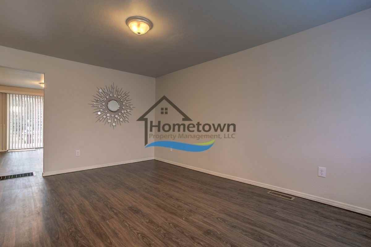 1317 E Gilbert Ave - Photo 5 of 18