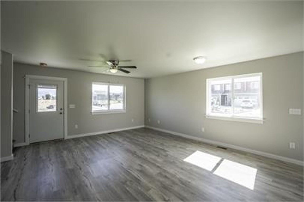 3 bedroom, 2 bath Townhome in Belgrade - Photo 2 of 10