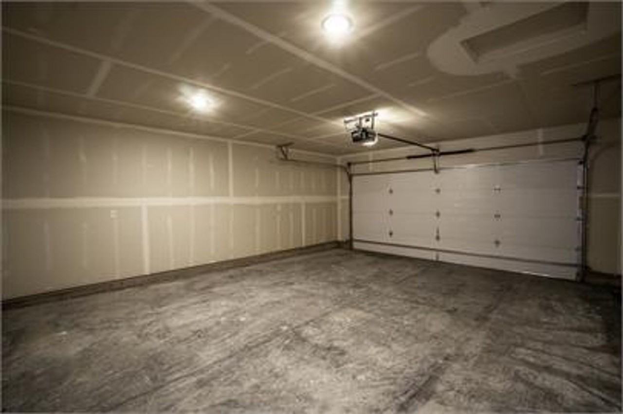 3 bedroom, 2 bath Townhome in Belgrade - Photo 4 of 10