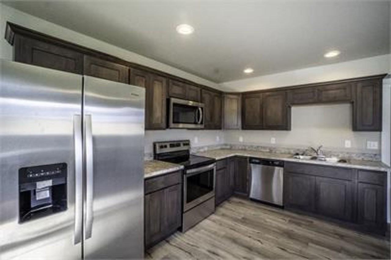 3 bedroom, 2 bath Townhome in Belgrade - Photo 6 of 10