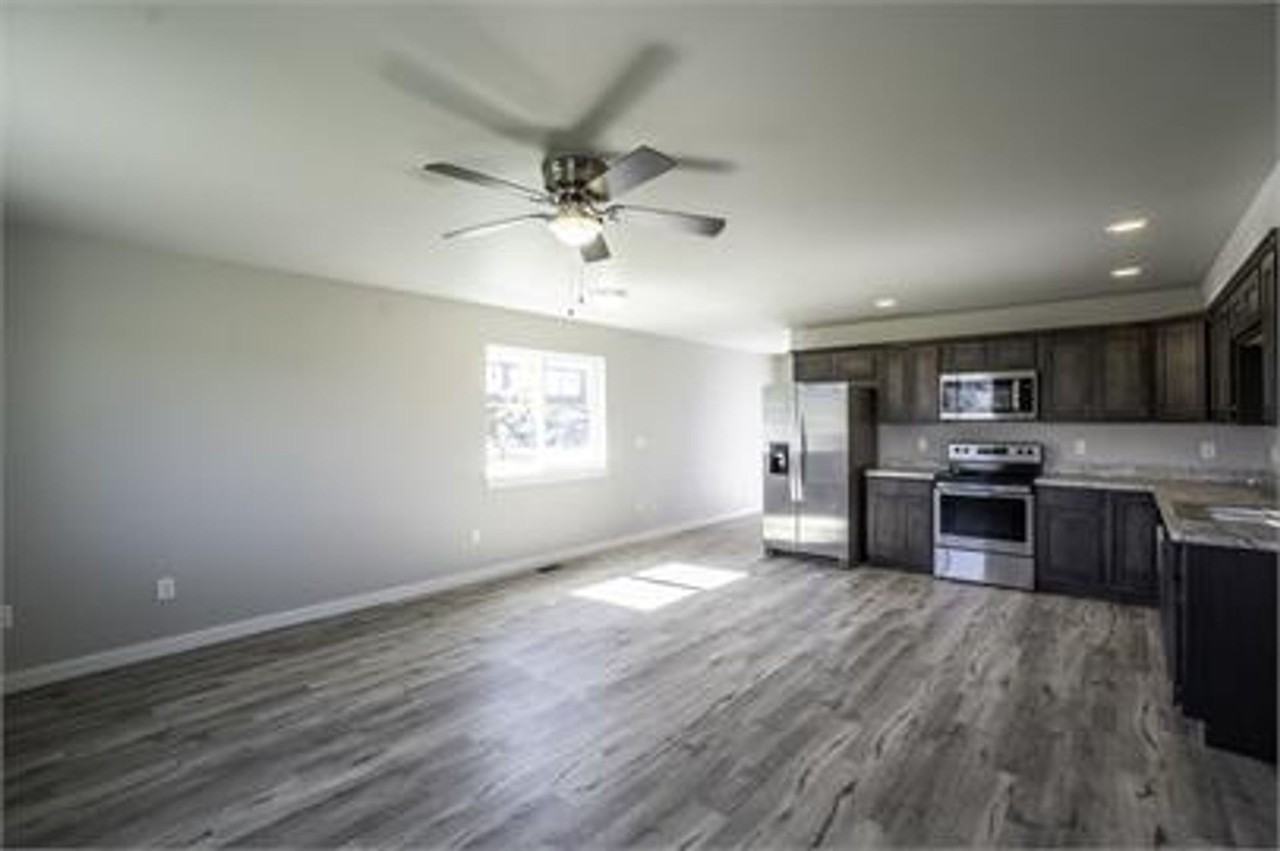 3 bedroom, 2 bath Townhome in Belgrade - Photo 7 of 10