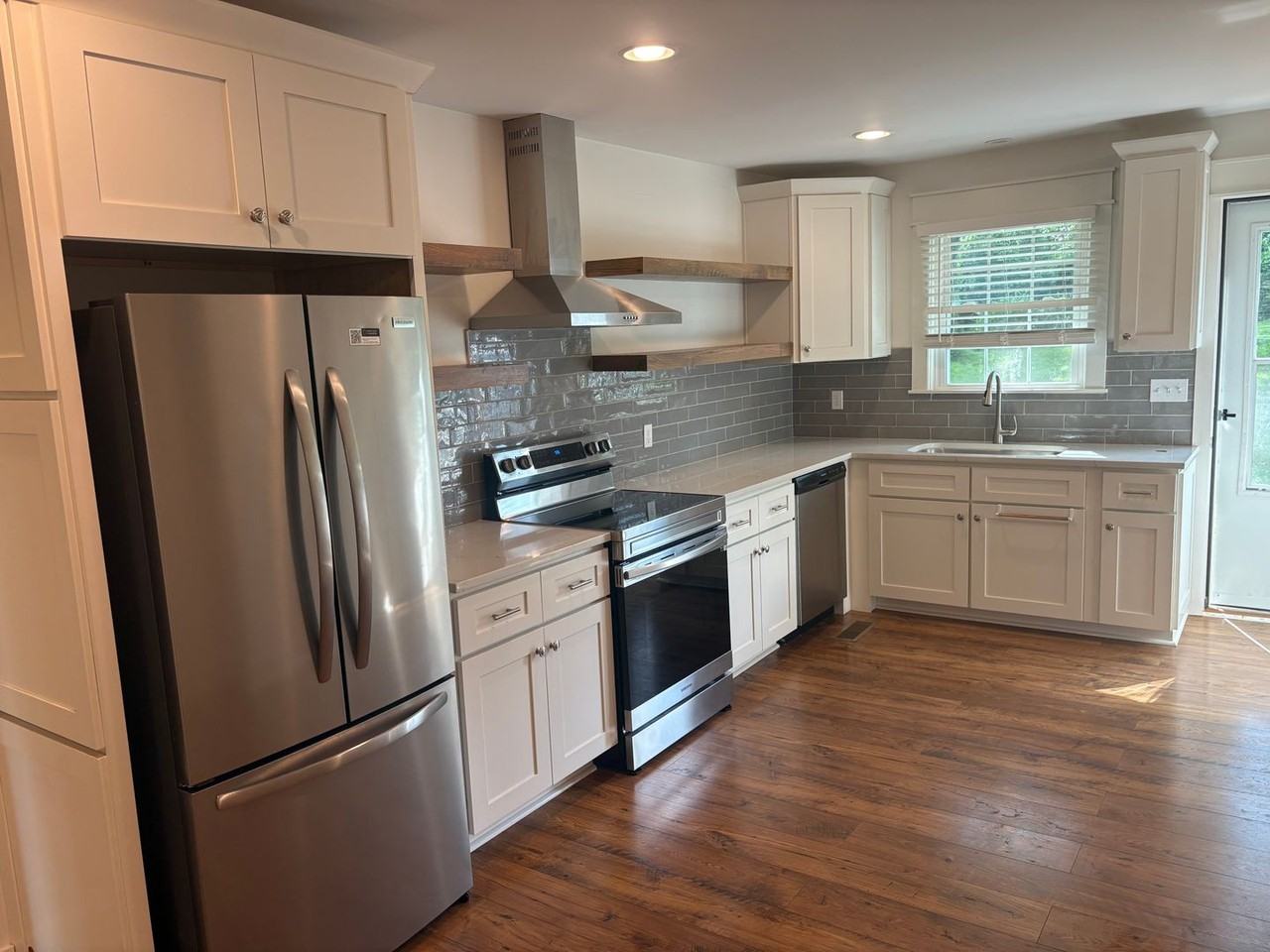 51 Brookwood Ter - Photo 3 of 12