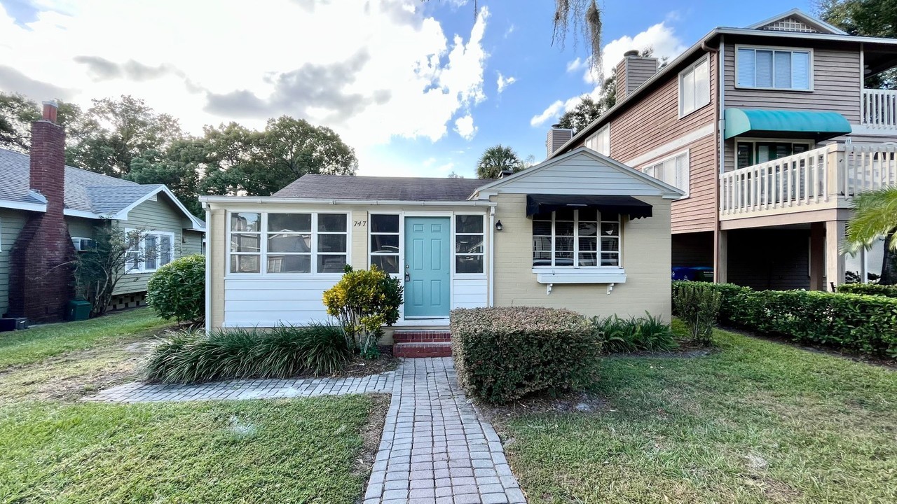 747 Maryland Ave - Photo 2 of 20