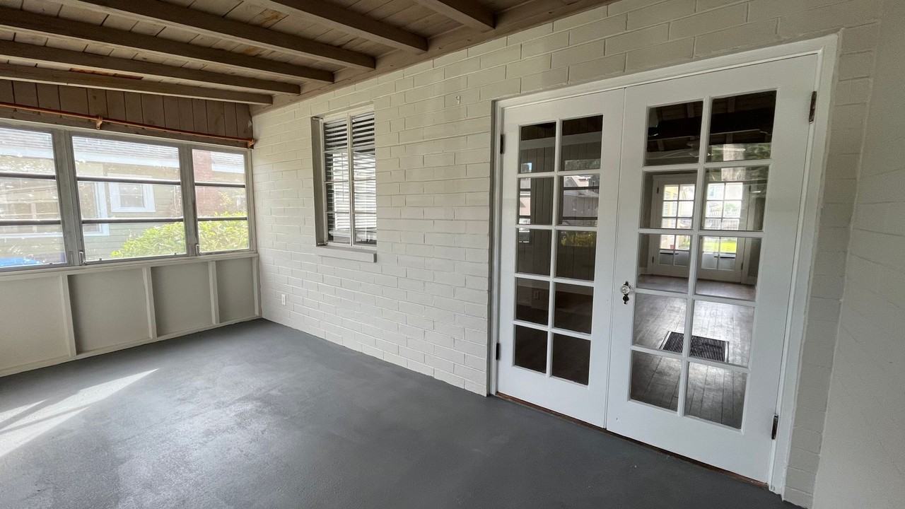 747 Maryland Ave - Photo 4 of 20
