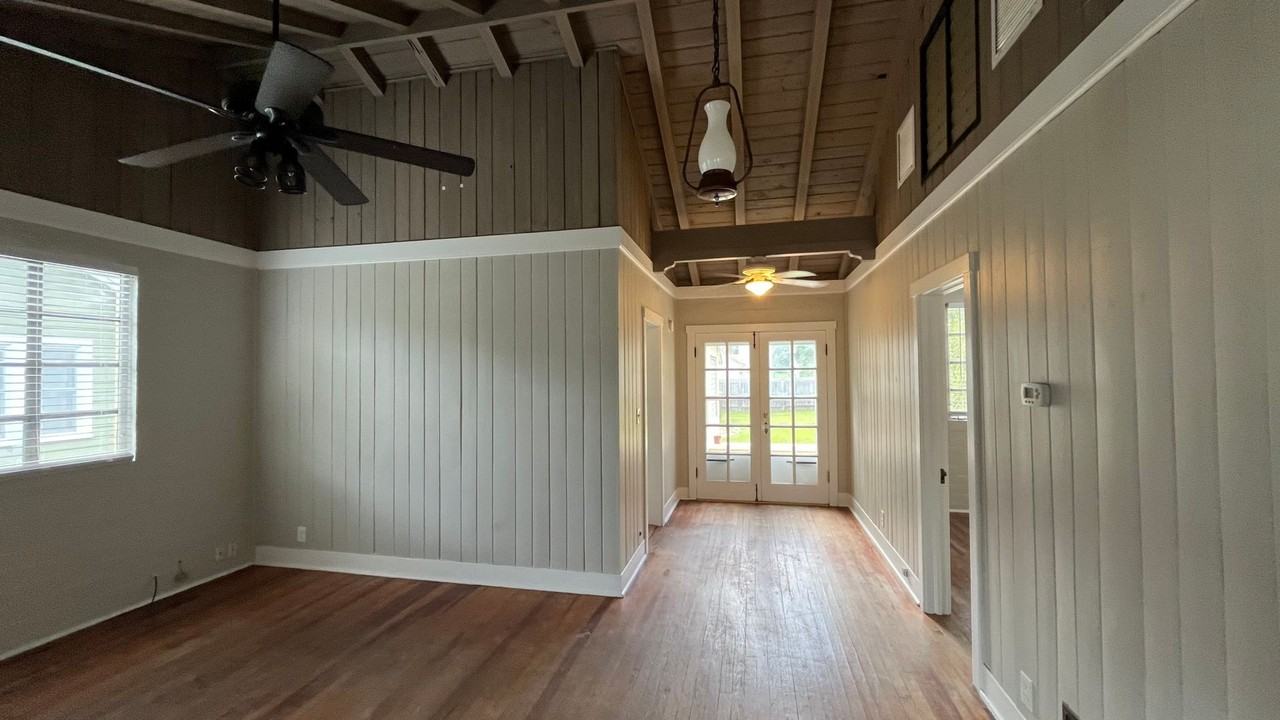 747 Maryland Ave - Photo 5 of 20