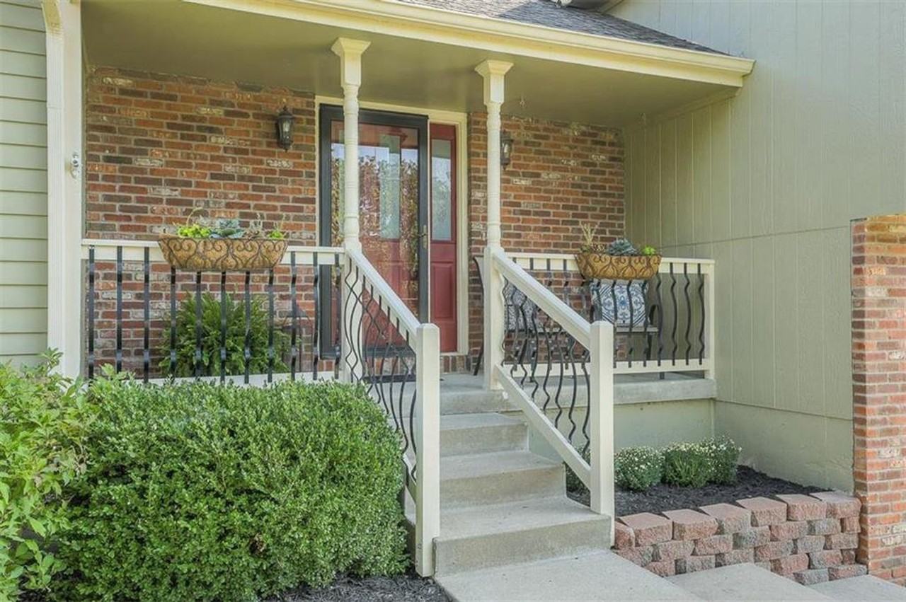 8936 Ne 109th St - Photo 2 of 30
