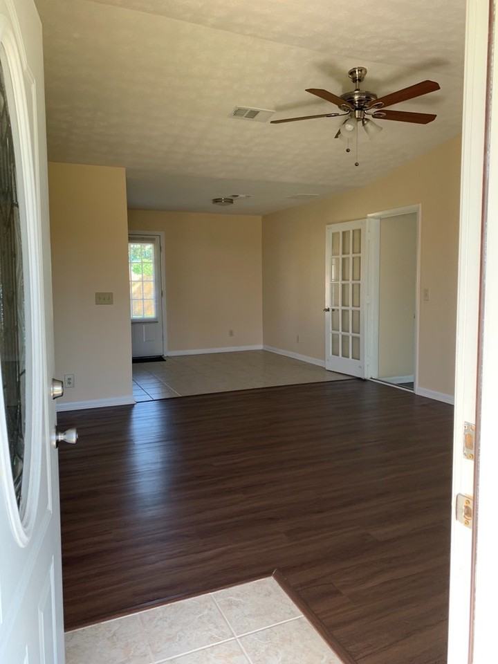 202 Acme Ln - Photo 3 of 14