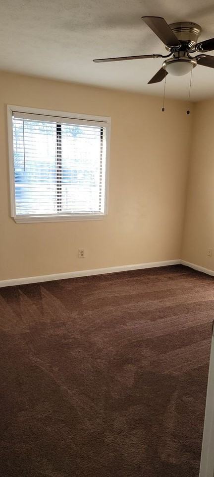 202 Acme Ln - Photo 7 of 14