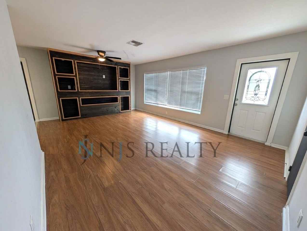 1342 Belleair Rd - Photo 4 of 29